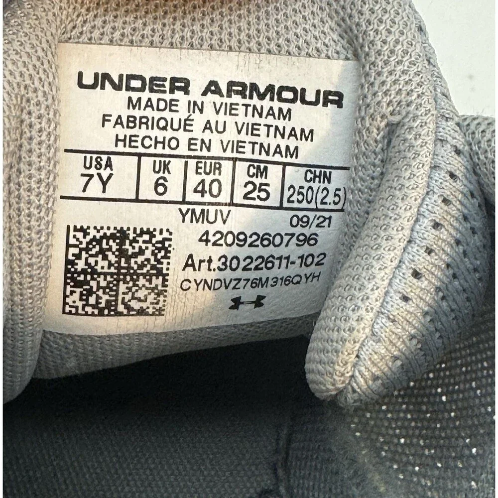 Under Armour UA Charged  Scramjet 3 Sneakers Youth 7Y Gray Yellow Athletic Shoes